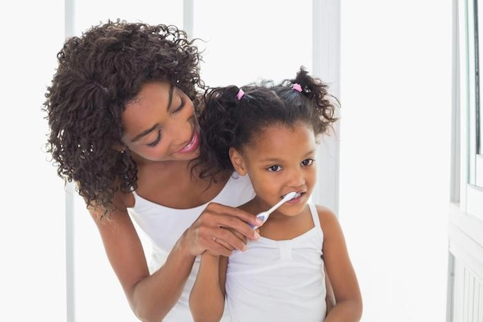 5 Cách vệ sinh răng miệng cho bé dễ dàng